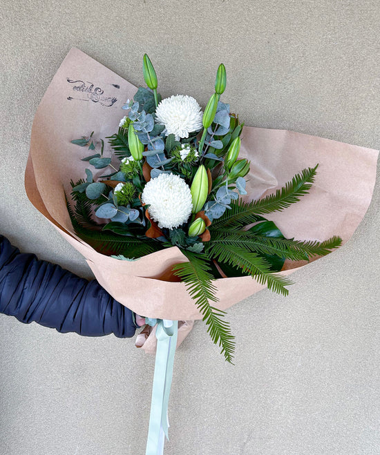 Flowers: Classic Whites - Standard